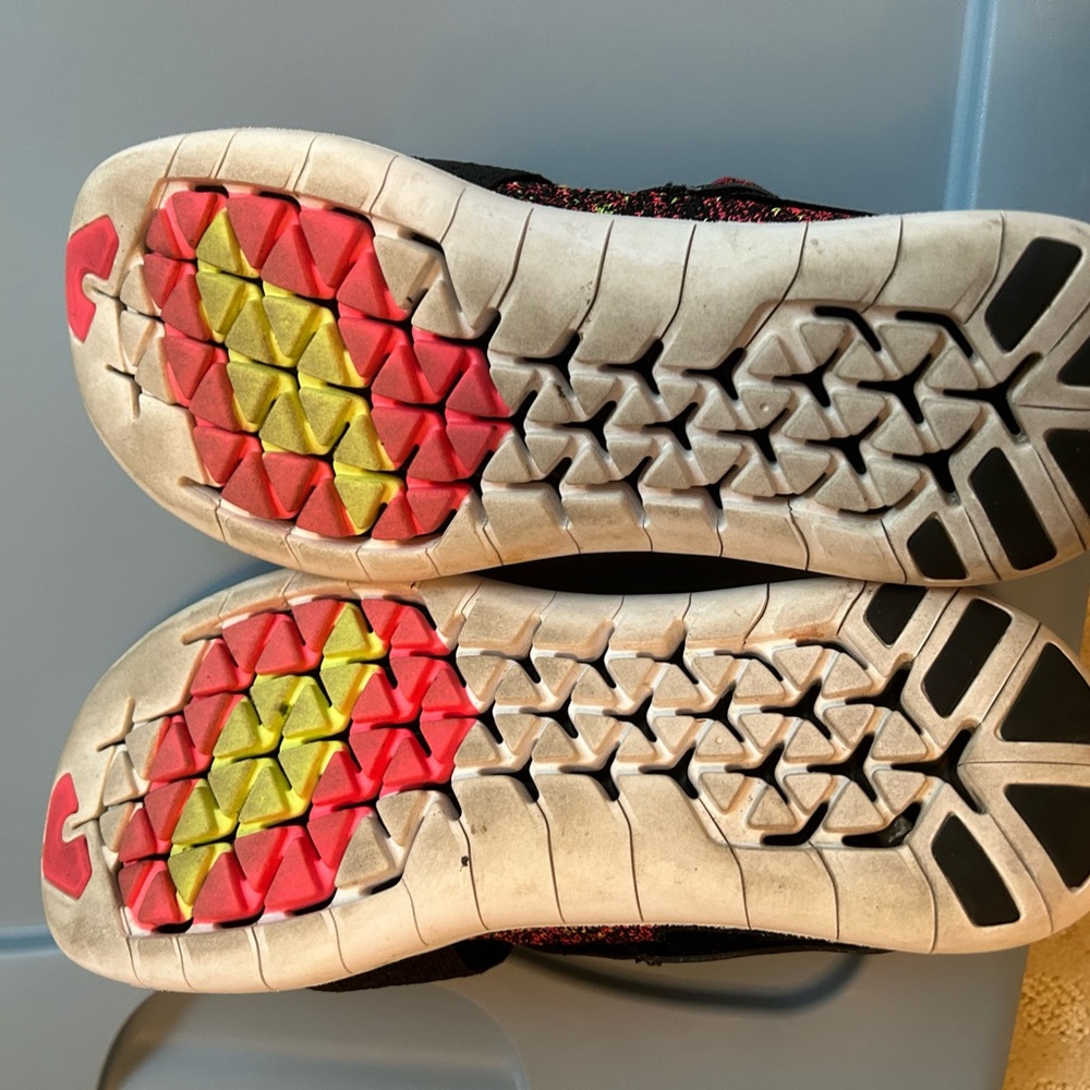 Nike Running Shoes - Picture 3 of 5